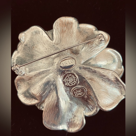 Vintage QVC Joan Rivers Classics Collection Limited Edition Pavè Gardenia Pin - Picture 6 of 6
